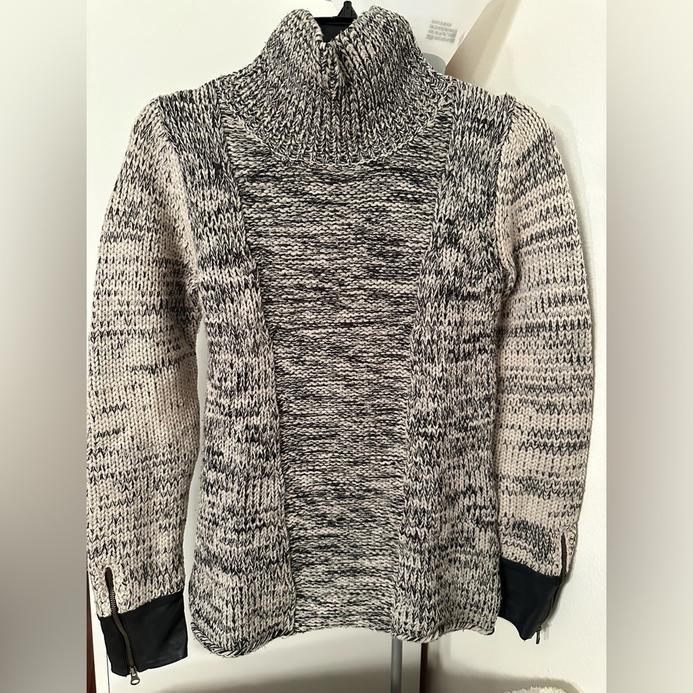 Duffy Turtleneck Sweater, Wool, Black and Cream, size Small